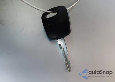 2001 Mercury Grand Marquis Gs z USA, uszkodzony, nr VIN 2MEFM74W21X624308